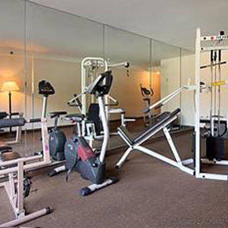 Wynnwood Plaza Hotel - Newport News Buitenkant foto